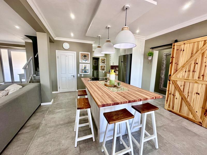 To Let 4 Bedroom Property for Rent in Pinnacle Point Golf Estate Western Cape